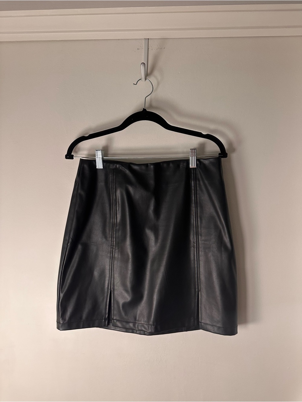 NEW Mangopop Black Faux Leather Mini Skirt